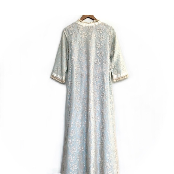 Vintage Saks Fifth Avenue lacy bed jacket/ robe - Picture 2 of 6